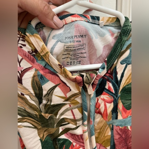 Posh Peanut 9-12M footed onesie - Picture 2 of 4